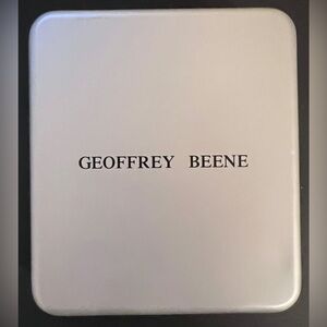 Geoffrey Beene tri-fold leather wallet NWT & in box